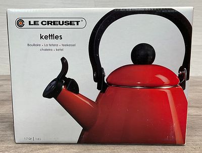 * Le Creuset 1.6 Litre Kone Enamel on Steel Whistling Tea Kettle. A Le Creuset whistling 
