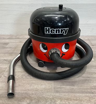 * Numatic Henry HVR 200-22 Cylinder Vacuum Cleaner. A Numatic Henry HVR 200-22 cylinder vacuum 