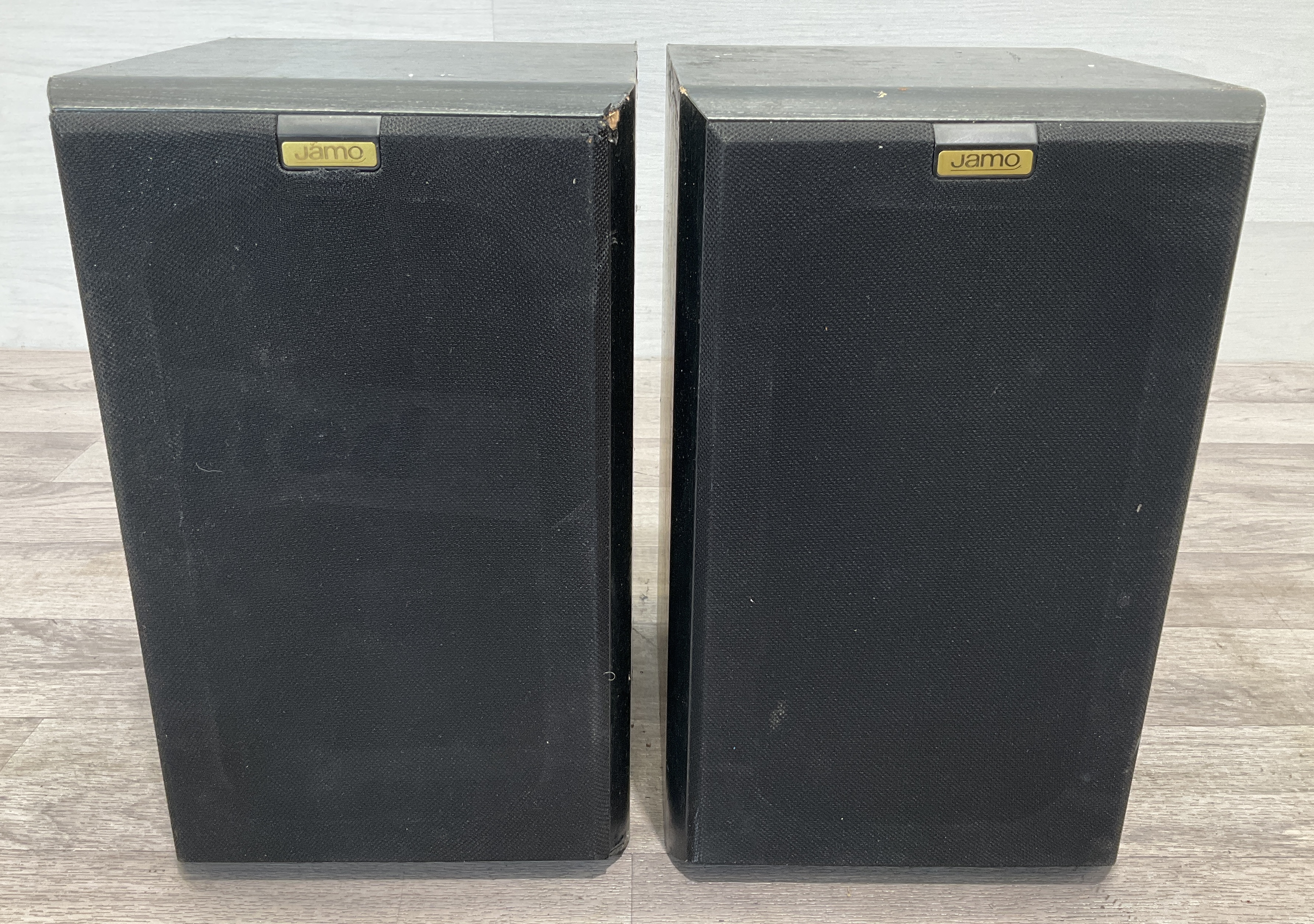 * A Pair of Jamo Cornet 35 Bookshelf Speakers