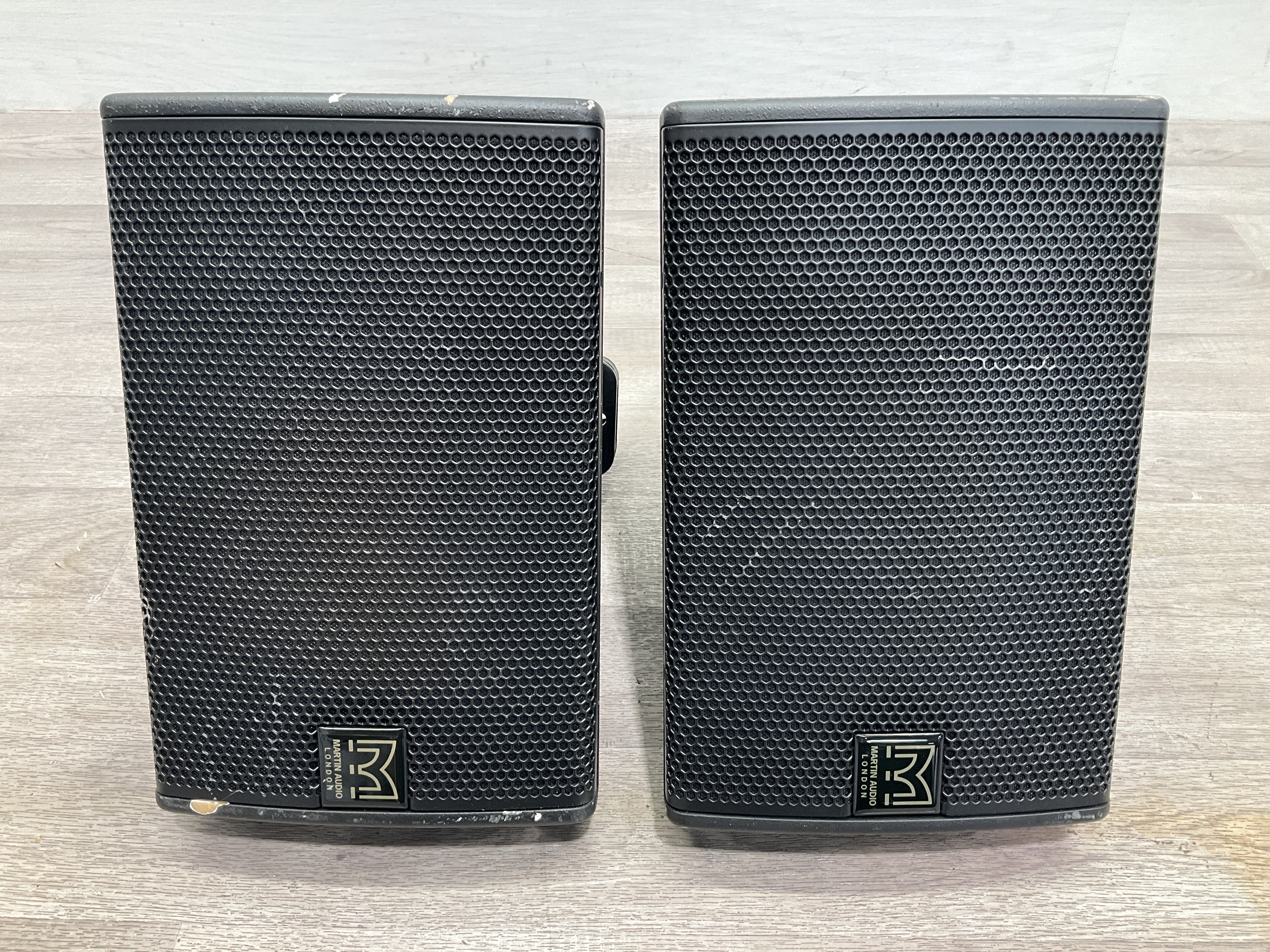 * 2- Martin Audio CDD6B Coaxial Differential Dispersion Passive Speakers with Wall Mounts