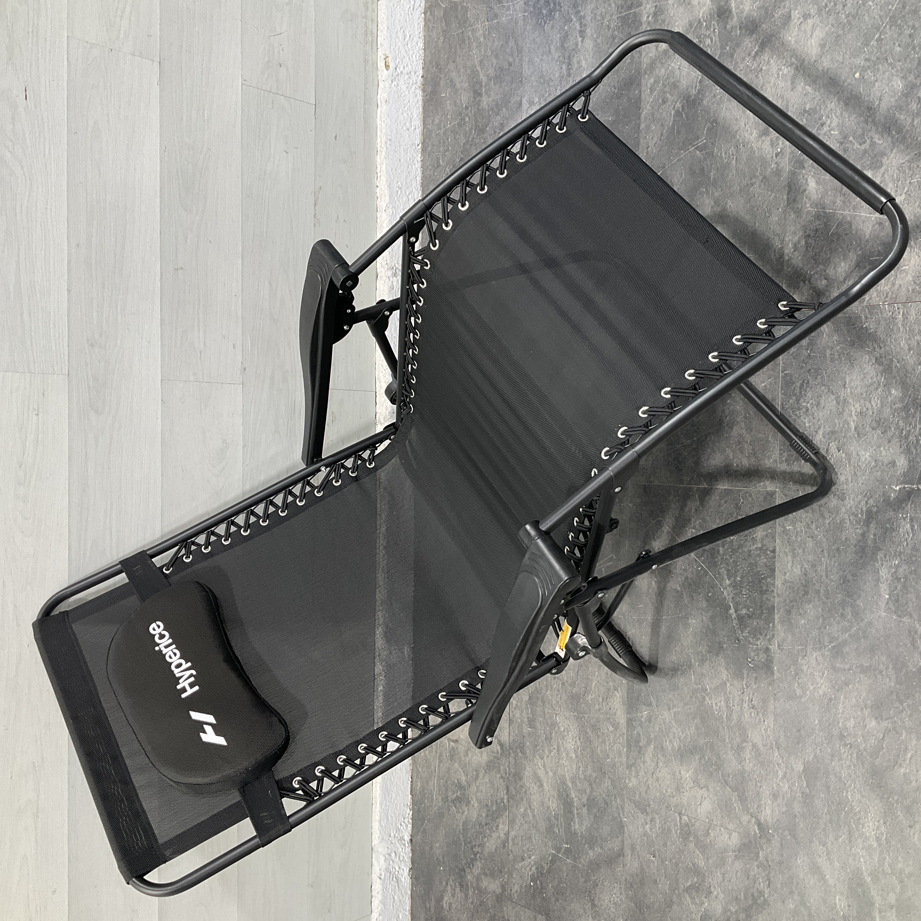 * A Hyperice Branded Zero-Gravity Reclining Folding Lounge Chair