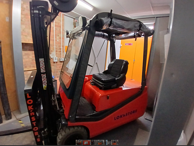 * A 2007 BT CESAB Cargo 3-Wheel Electric Forklift Serial CE311298 with Duplex Mast and 