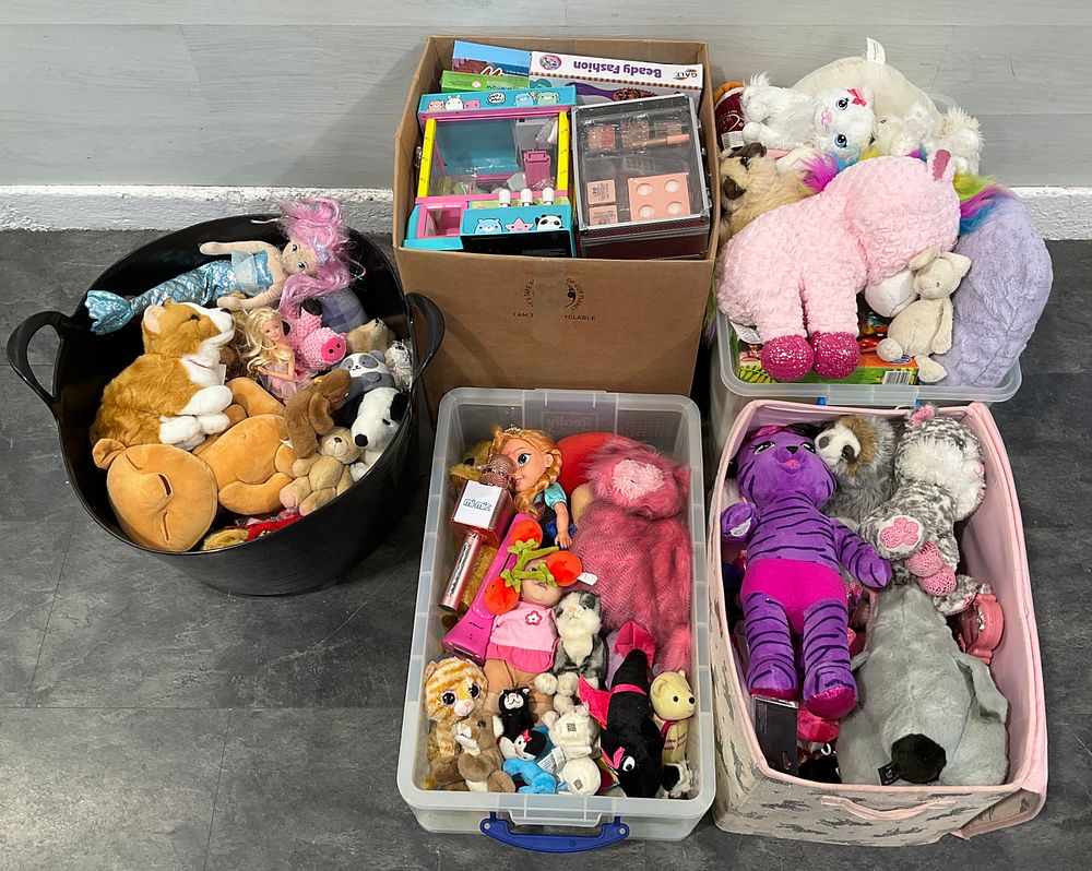 Lot 9: * 6 Cartons and Containers Containing An Assortment of Toys including Moj Moj Claw Machine and Galt Beady Fashion