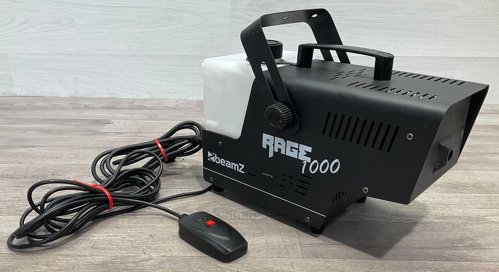 Lot 47: * BeamZ Rage 1000 Fog Machine with Wired Remote Control