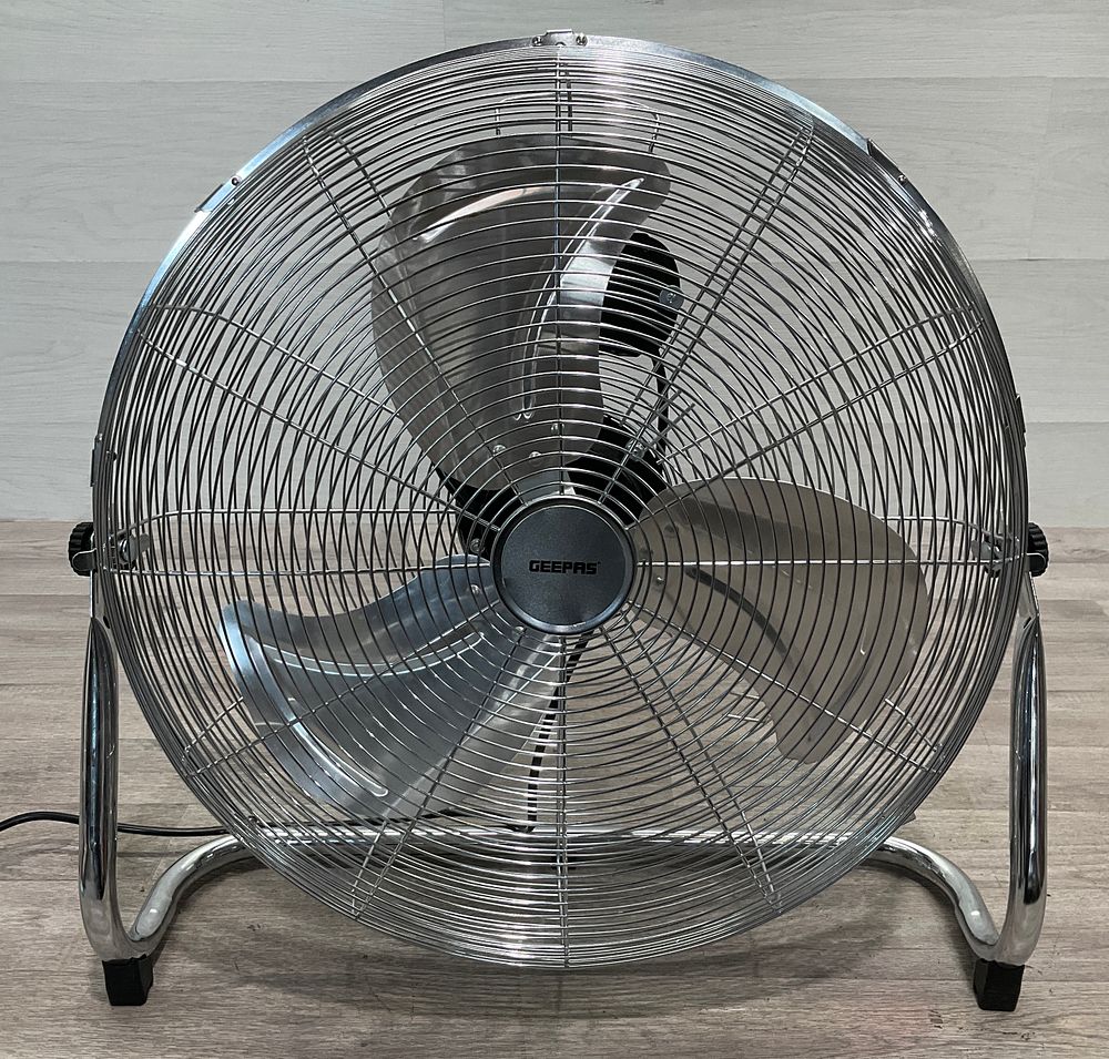 Lot 50: * Geepas GF21185UK 20 Inch Floor Fan