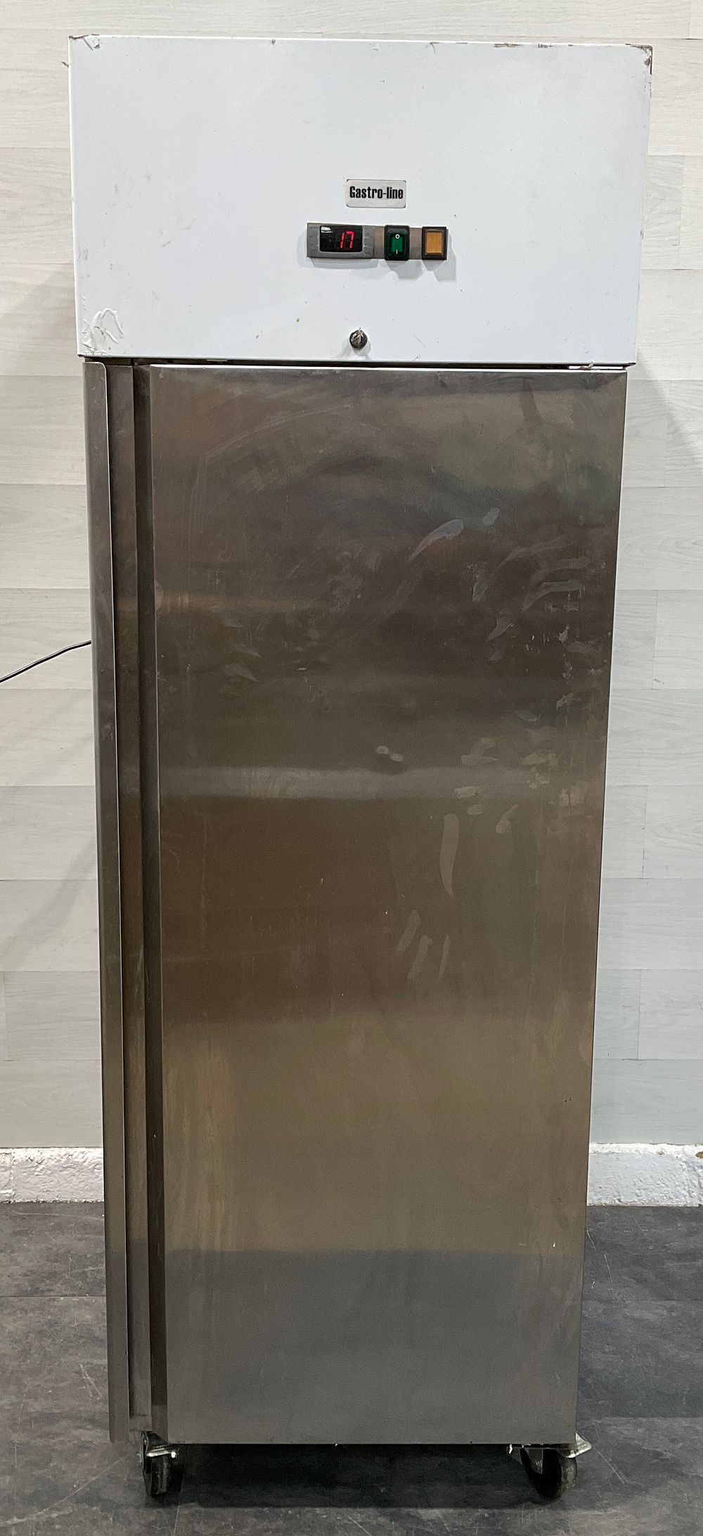 Lot 54: * Gastro-line FZU005 Upright Reach-in Commercial Freezer