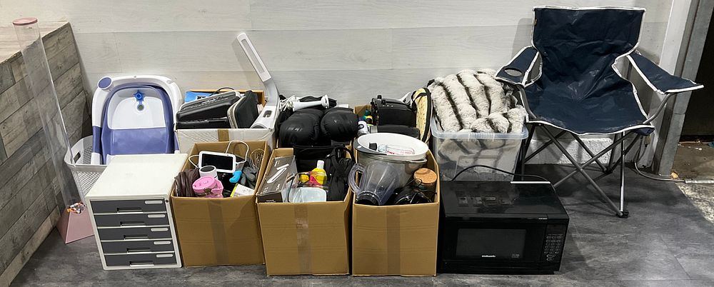 Lot 76: * 6 Cartons and a Crate Containing An Assortment of Household Goods