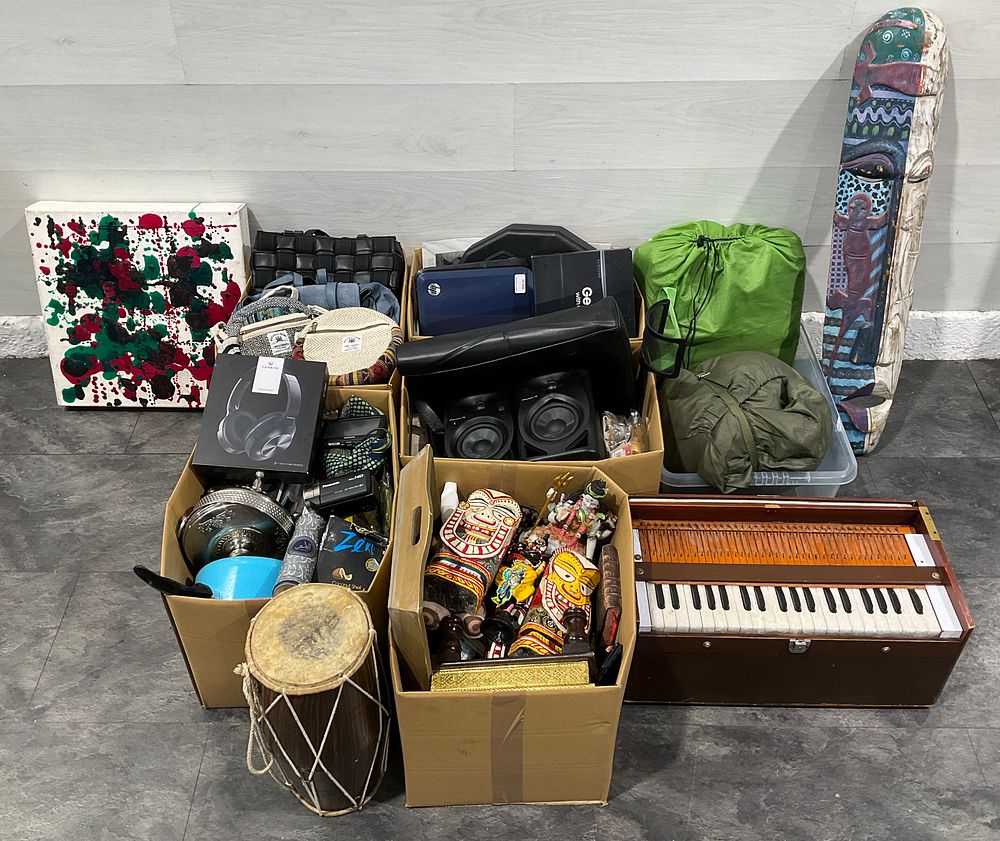 Lot 42: * 5 Cartons and a Crate Containing Assorted Household Goods and Electronics including Pioneer DJ Speakers and a Samsung Gear VR