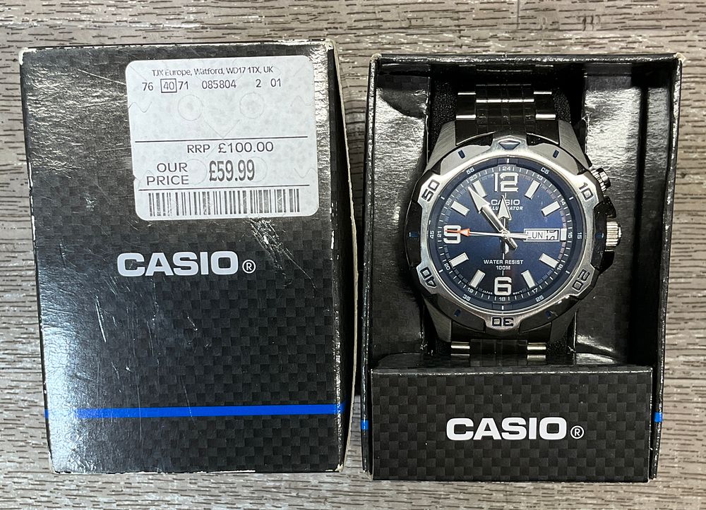 Lot 47: * Casio MTD-1082 Super Illuminator Quartz Wristwatch with Original Box