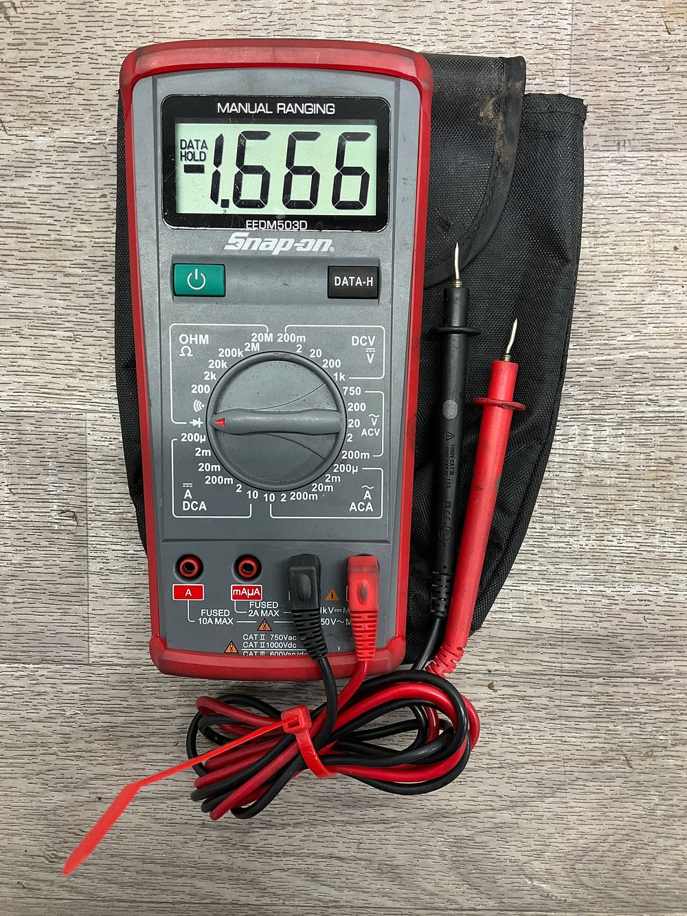 Lot 72: * Snap-on EEDM503D Manual Ranging Digital Multimeter with Leads and Case