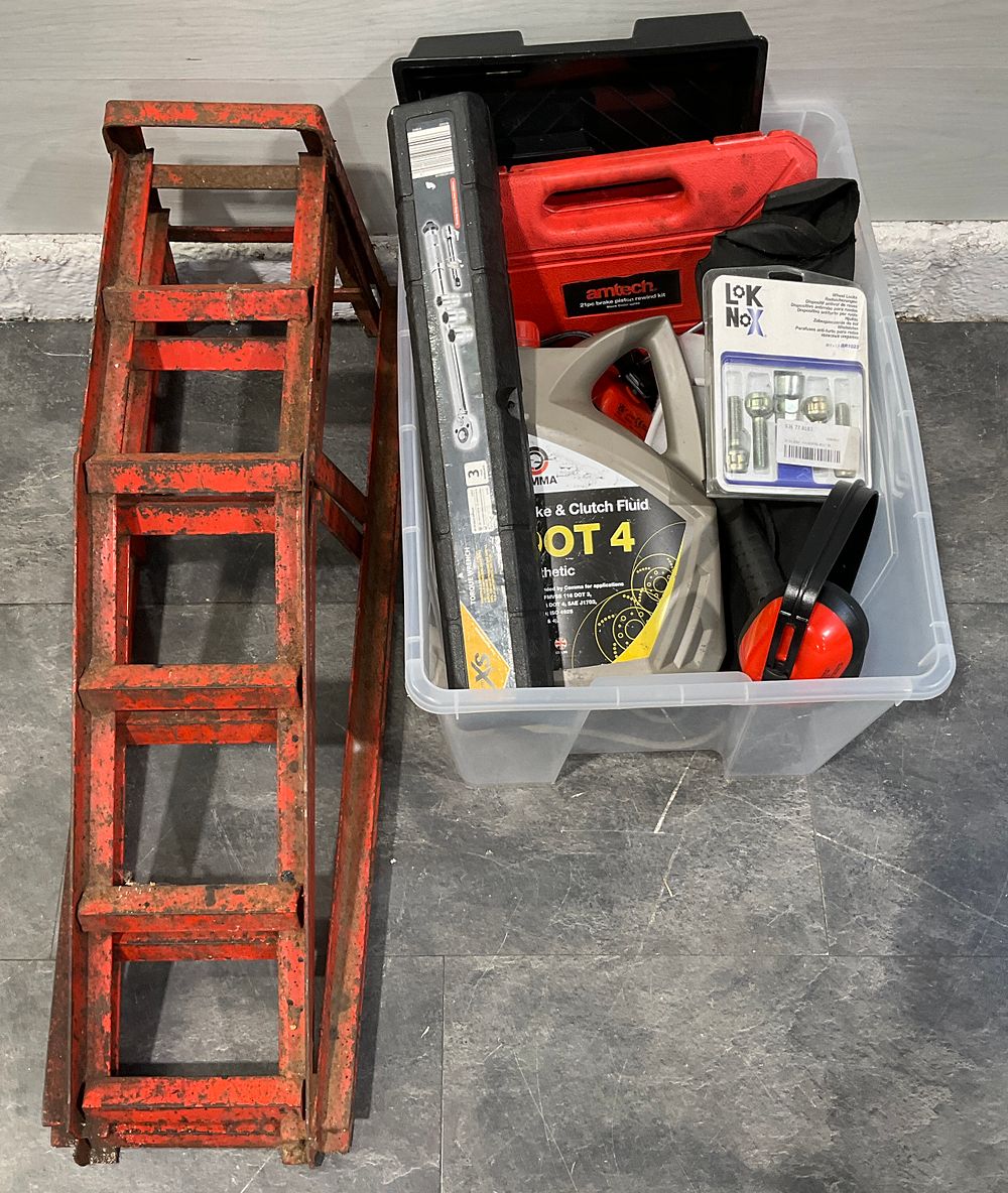 Lot 79: * A Crate Containing An Assortment of Automotive Tools & Equipment