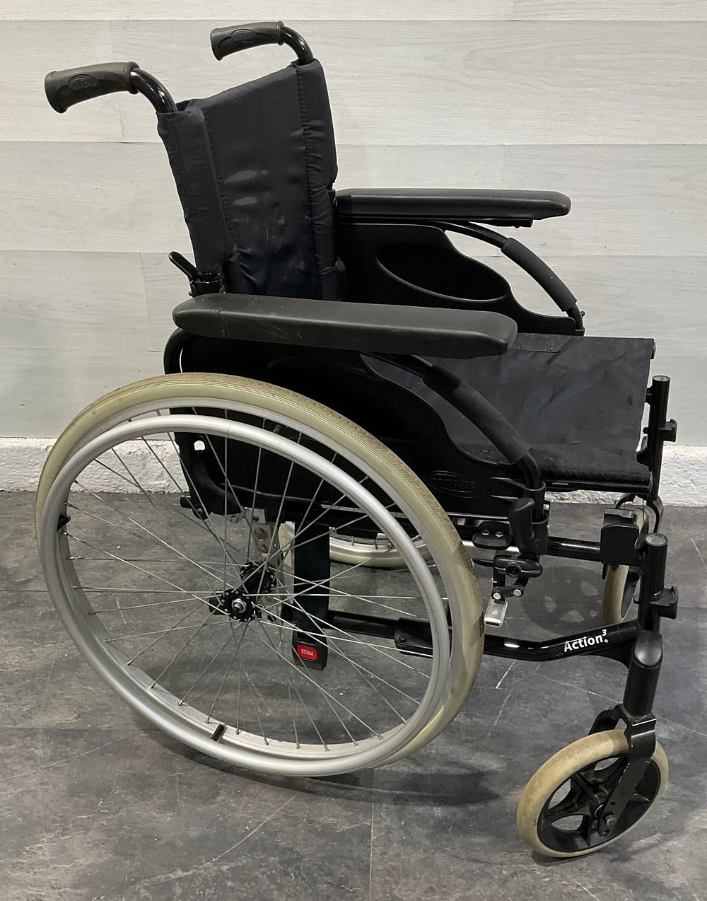 Lot 80: * Invacare Action 3 Folding Manual Wheelchair