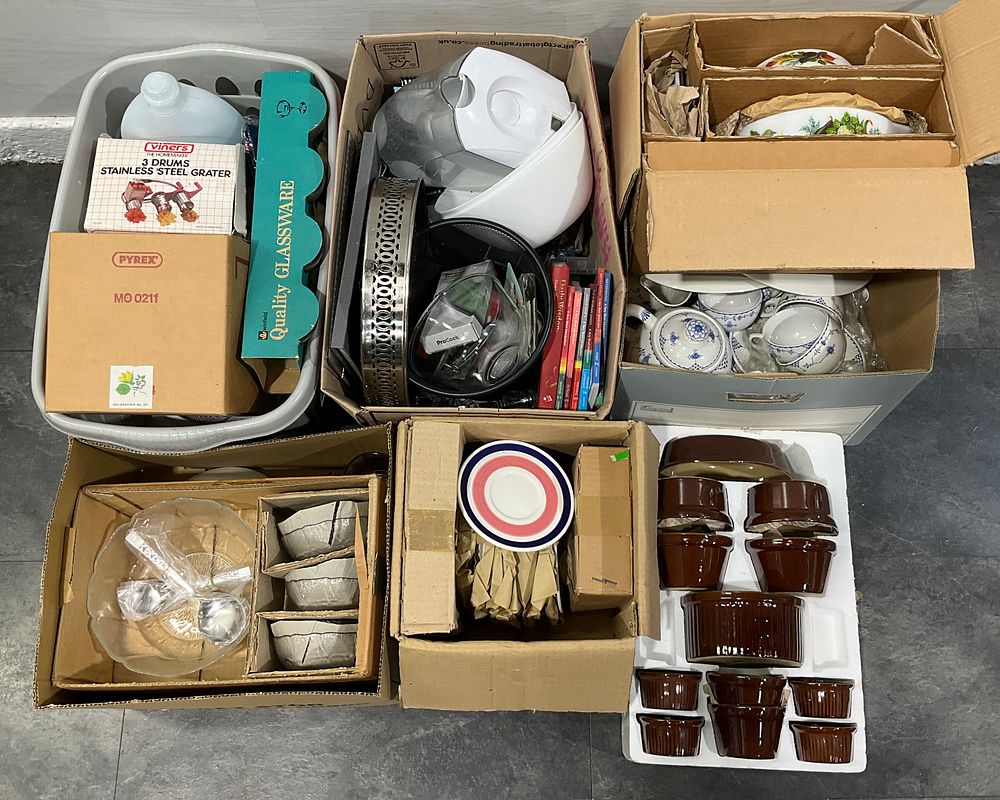 Lot 106: * 4 Cartons & A Laundry Basket Containing An Assortment of Household Goods including Pyrex Ovenware & Viners Grater