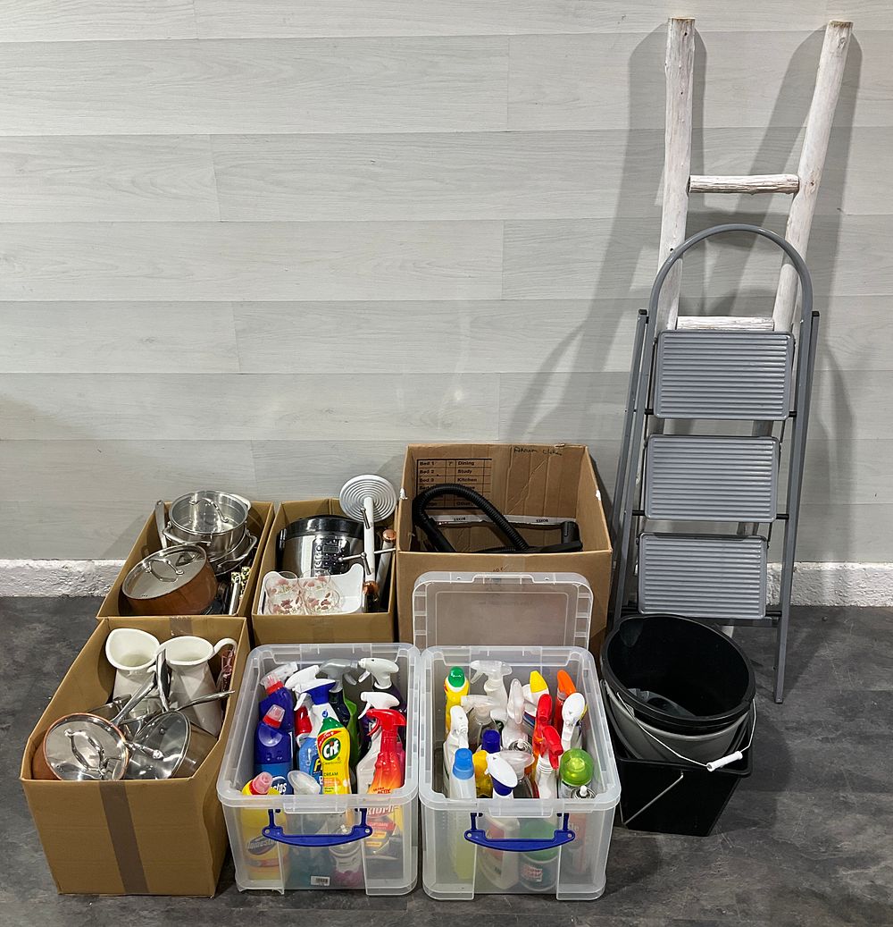 Lot 95: * 4 Cartons & 2 Crates Containing Assorted Household Goods, Cookware & Cleaning Equipment