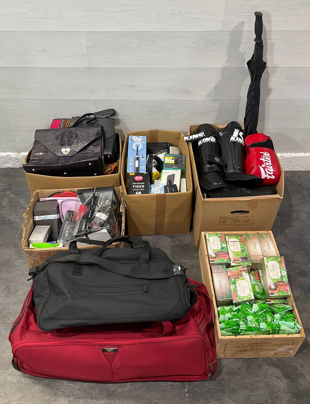 Lot 154: * 4 Cartons & A Wooden Crate Containing An Assortment of Household Goods including Logitech C922 Webcam and Oral-B Pro Series 1