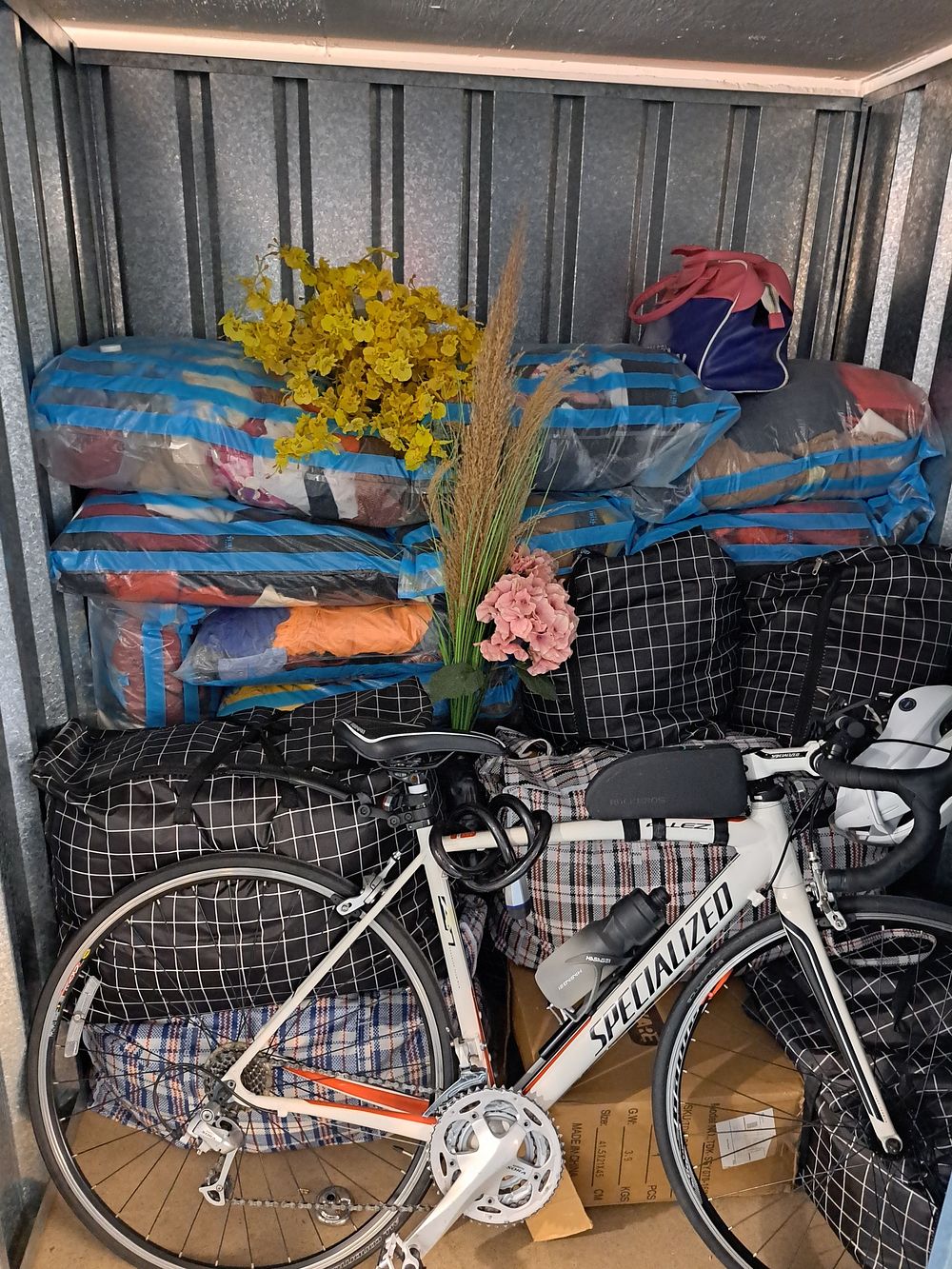 Lot 3: * Shurgard Self Storage Kentish Town - The contents of a 20 sqft unit located at 19 Greenwood Pl, London NW5 1LB