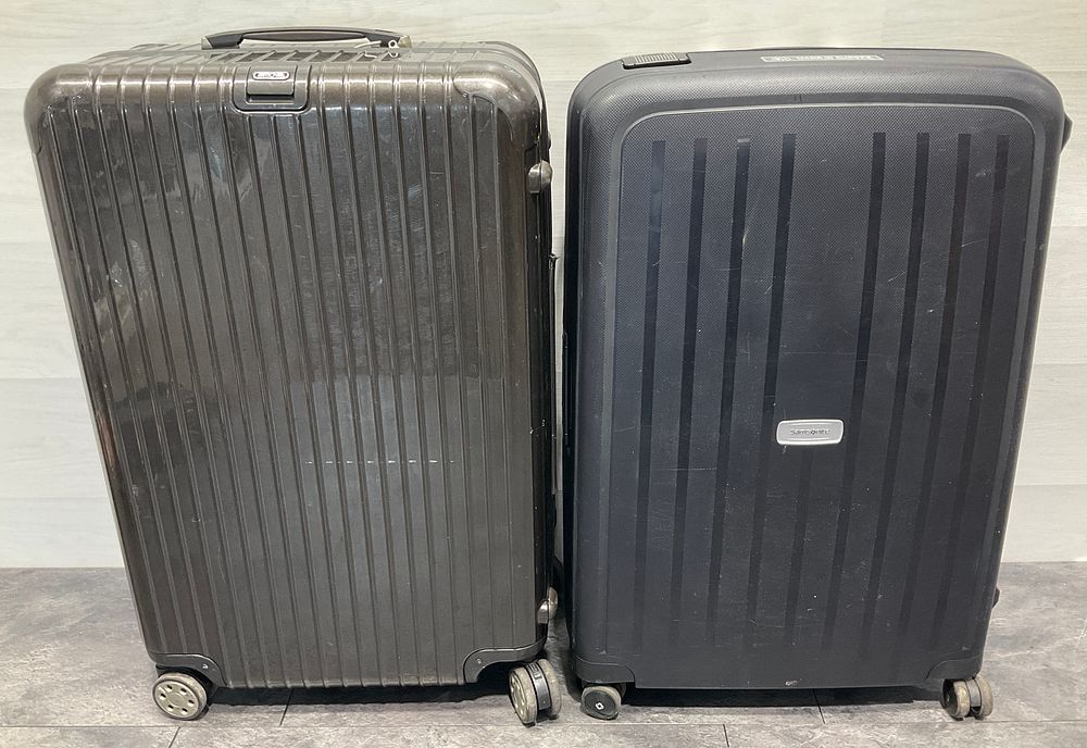 Lot 38: * Two Hard-Shell Spinner Suitcases including Rimowa Salsa Deluxe and Samsonite S'Cure