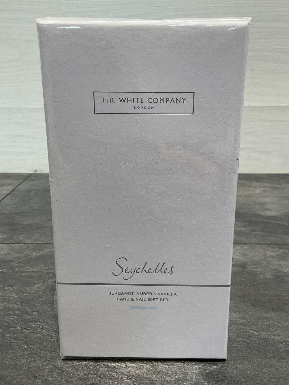 Lot 81: * The White Company Seychelles Hand & Nail Gift Set