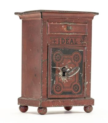 Ideal Bureau Tin Bank. Germany - 1905. Now you see it, now you don't action. Open the drawer to 