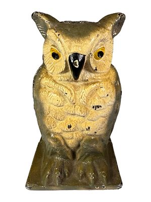 Gray and White Owl Bank. Made by the Vindex Company. Illinois - Mid 1930's - 4 1/4" Tall. 