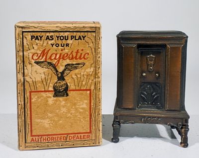 Majestic Radio in the Original Cardboard Box. Grigsby-Grunow Co. - Chicago, IL. 1930's - 4 1/2"T 