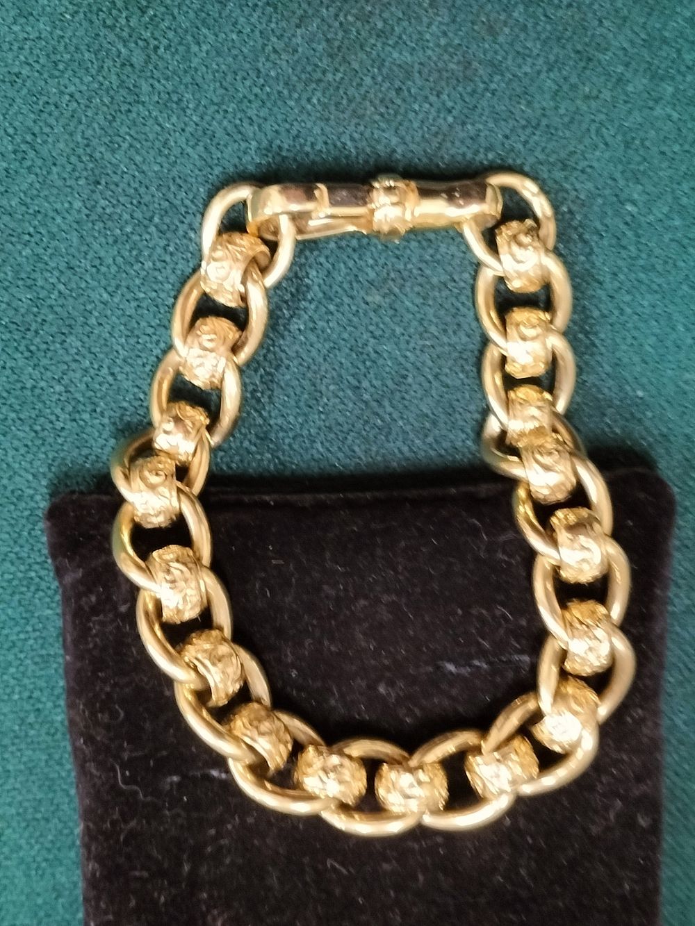 Ruby Auctions | Auction 003 | Antiques, Collectables, Pictures, Bronze, Silver, Gold, Watches, Records, Masonic Regalia and much more. - 271 Lots