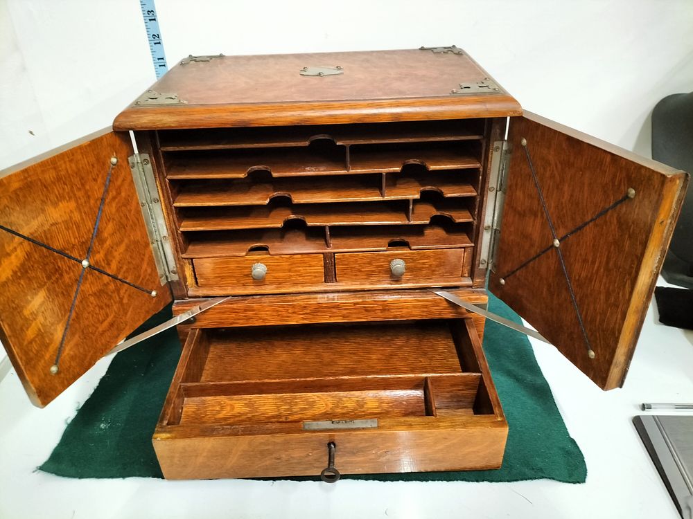 Ruby Auctions | Auction 004 | Second Chance Auction - Antiques, Collectables, Pictures, Bronze, Silver, Gold, Watches, Records, Masonic Regalia and much more