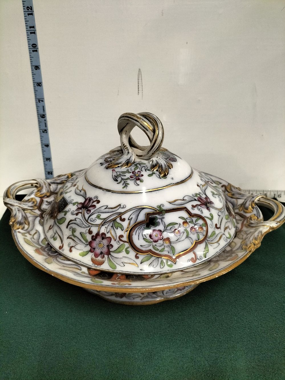 Lot 50 – Serving Tureen