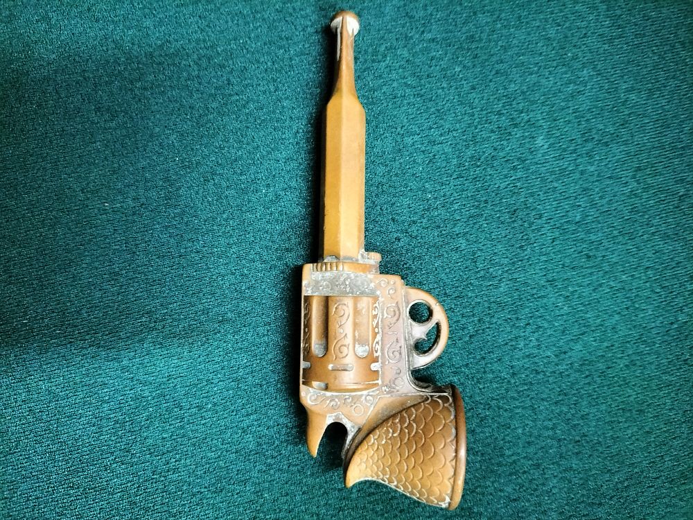Lot 203 – Western, Novelty Revolver Smoking Pipe, Early 20th Century