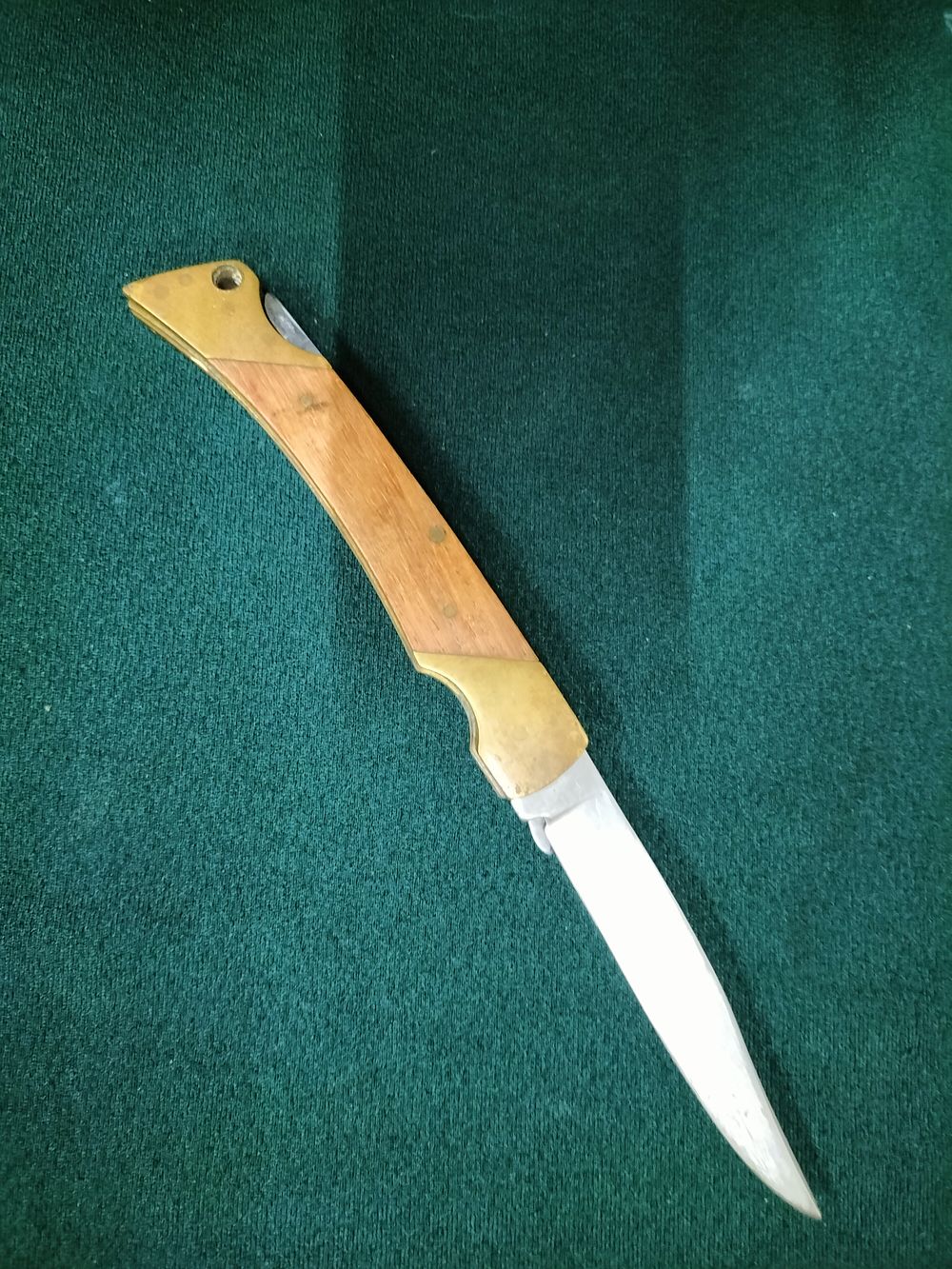 Lot 207 – Unmarked, Multi-blade Lockback Hunter, Hardwood