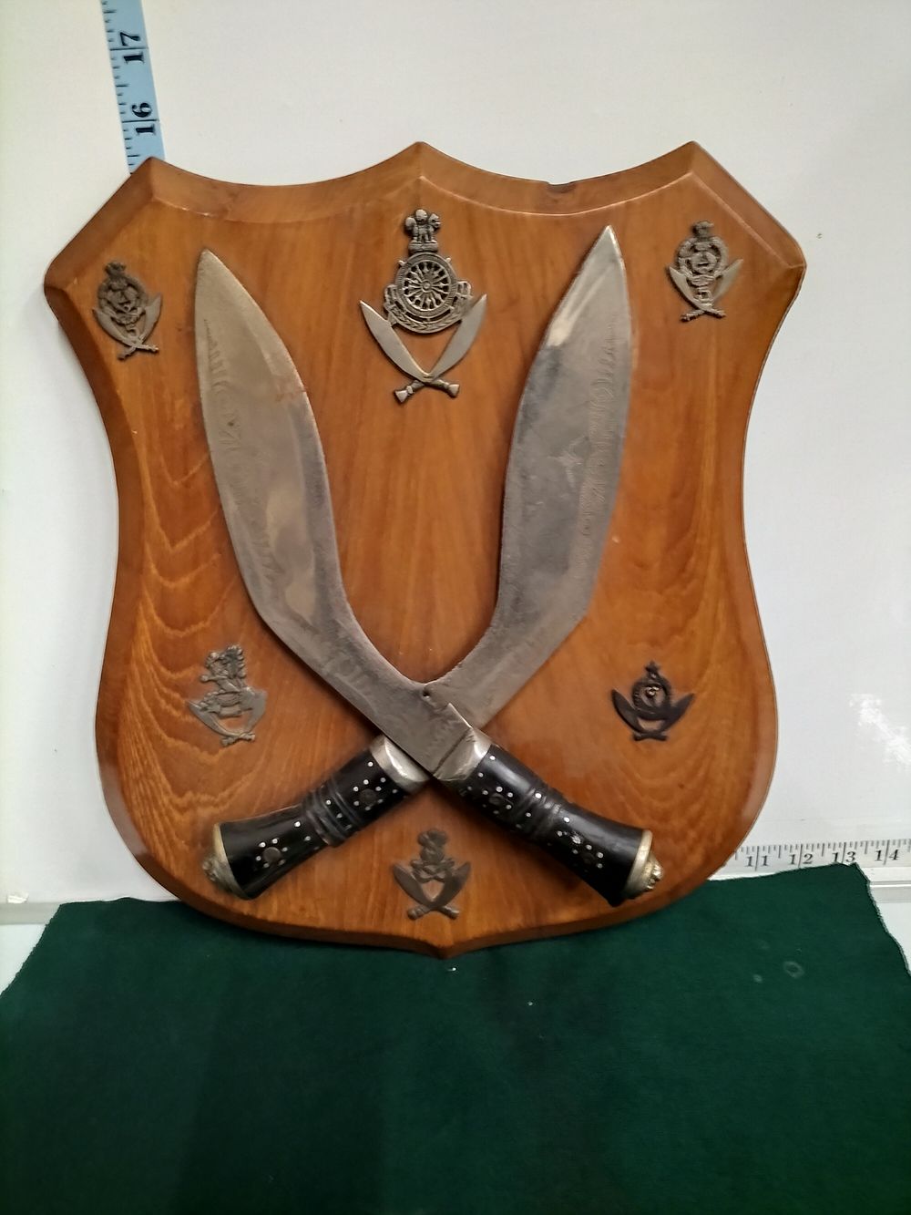 Lot 227 – Unmarked, Gurkha Kukri Presentation Plaque