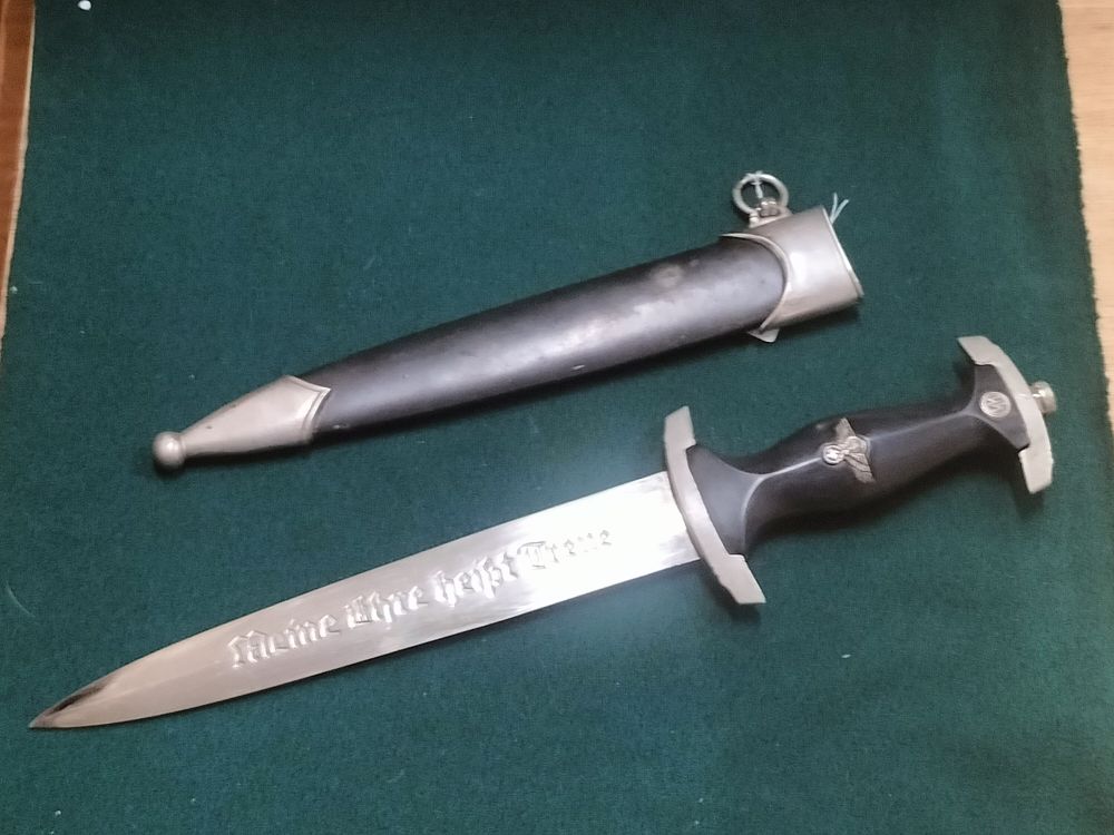 Lot 245 – Germany, Reproduction SS Model 1933 Service Dagger, WWII Era