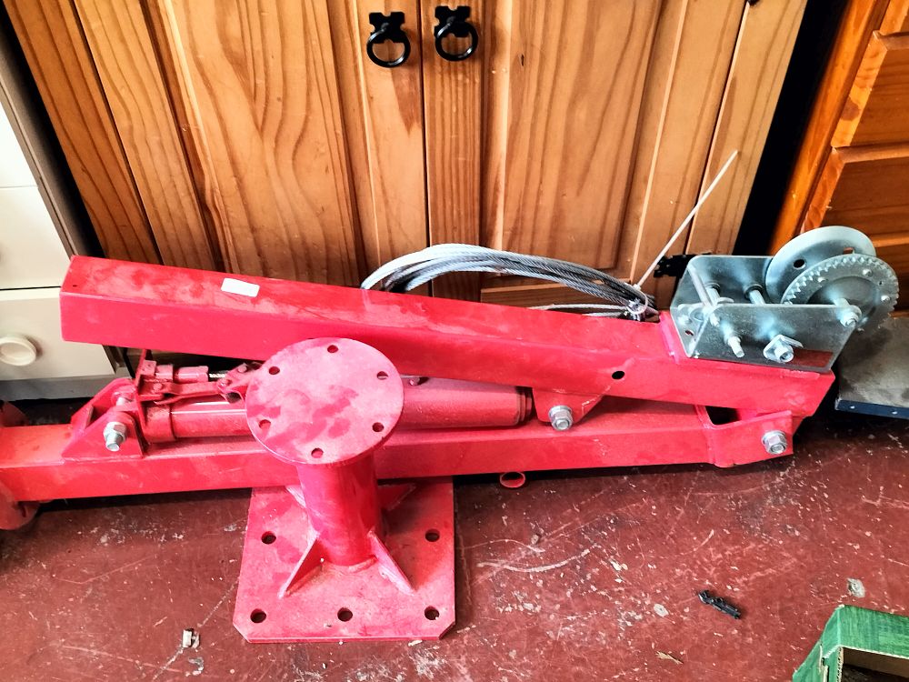 Lot 168 – Red Hydraulic Engine Hoist with Winch