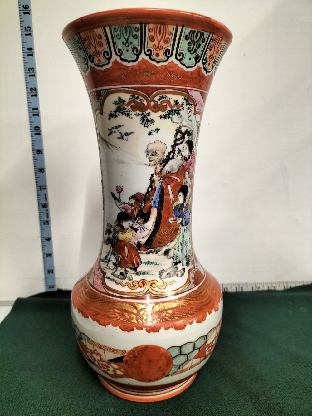 Lot 214 – Japanese Kutani Porcelain Vase Meiji Period