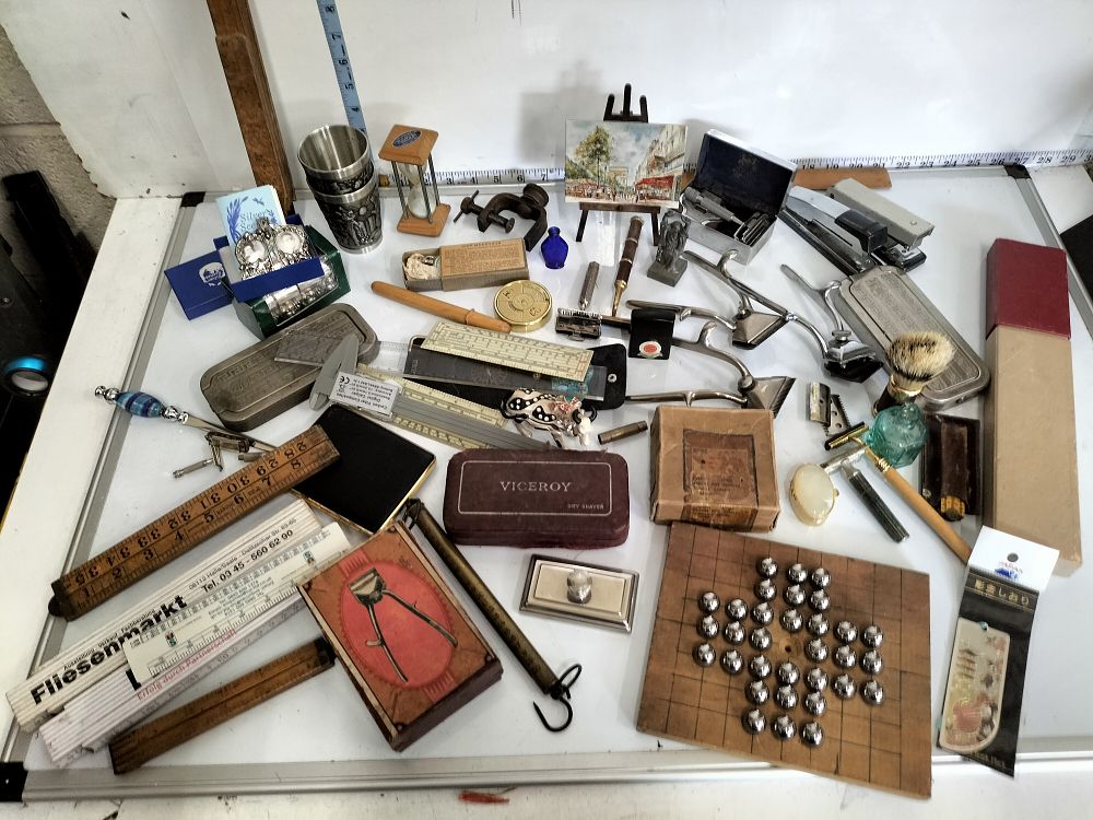 Lot 191 – A Collection of Vintage and Modern Tools, Grooming Implements, and Decorative Curiosities