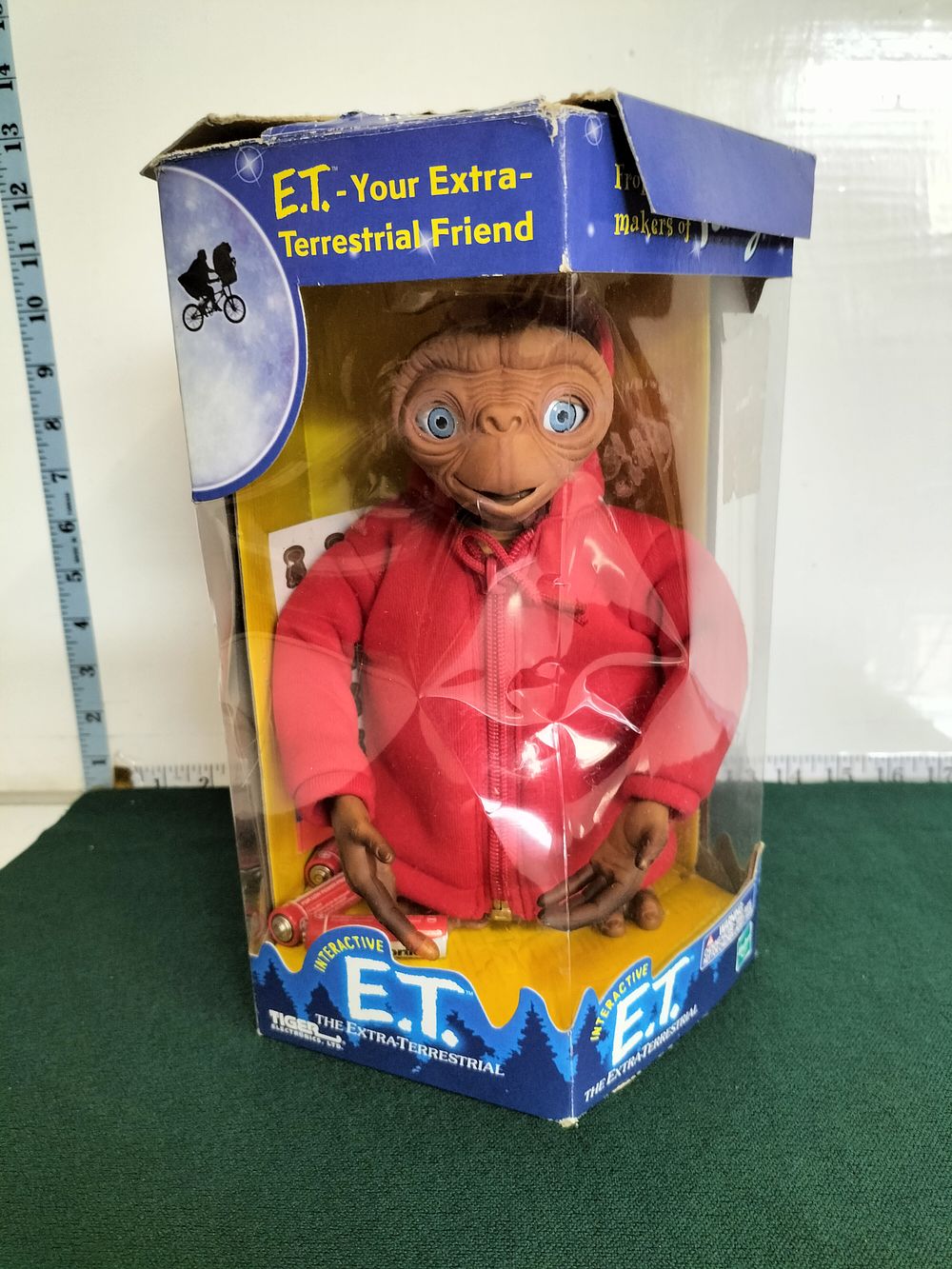 Lot 193 – Tiger Electronics Interactive E.T. The Extra-Terrestrial Talking Figure, circa 2000