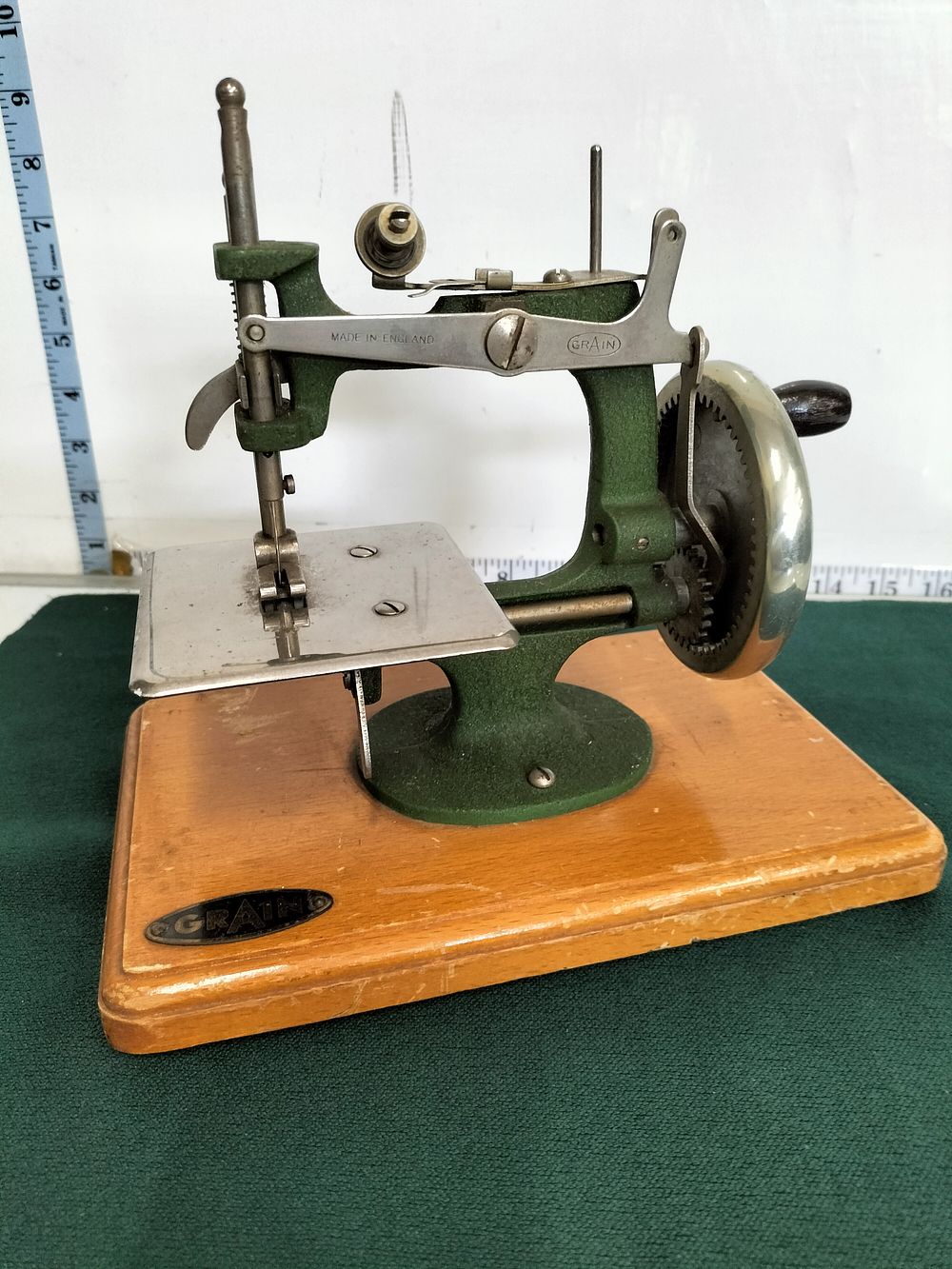 Lot 194 – Grain Mk1 Miniature Toy Sewing Machine