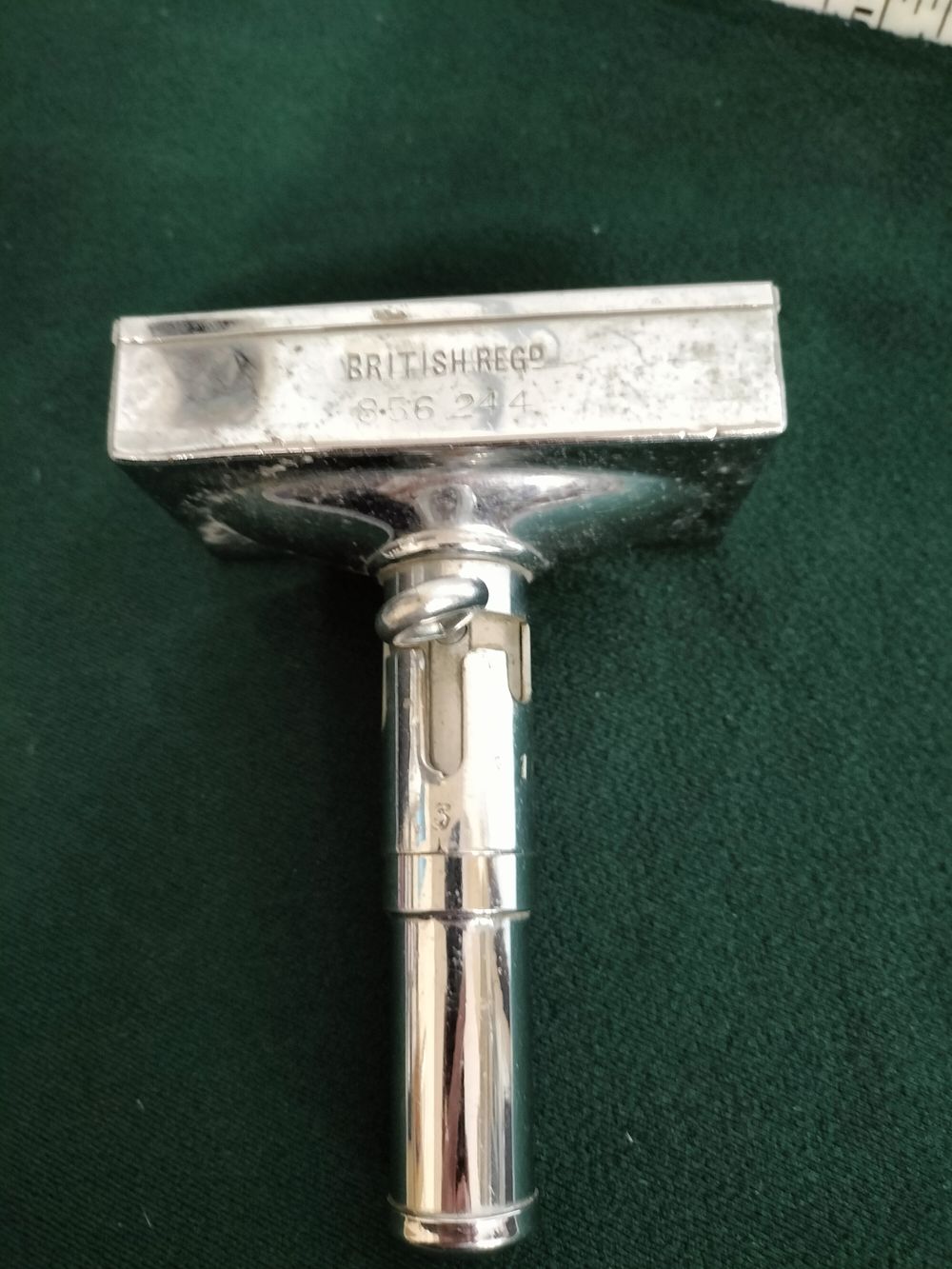 Lot 206 – A Vintage Ergos Sheffield Plated Ice Cream Wafer Maker