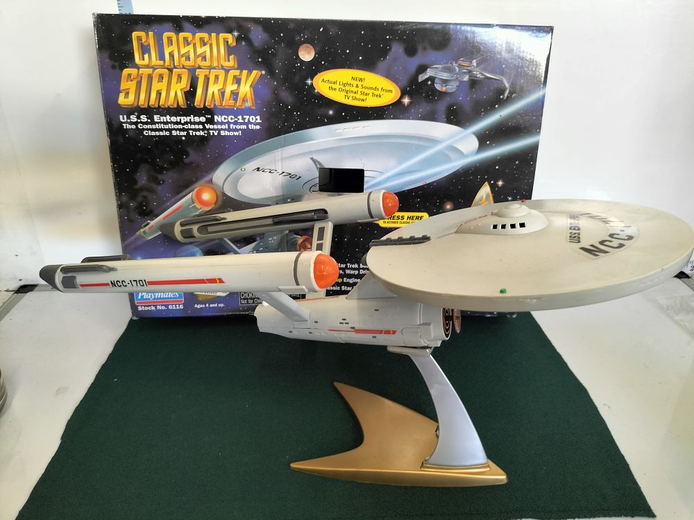 Lot 239 – Playmates Toys Classic Star Trek U.S.S. Enterprise NCC-1701 Electronic Toy Ship