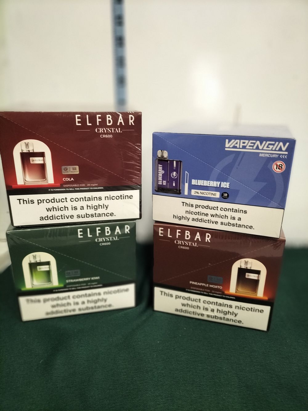 Lot 291 – A Lot of Four ELFBAR and VAPENGIN Disposable Vaping Devices