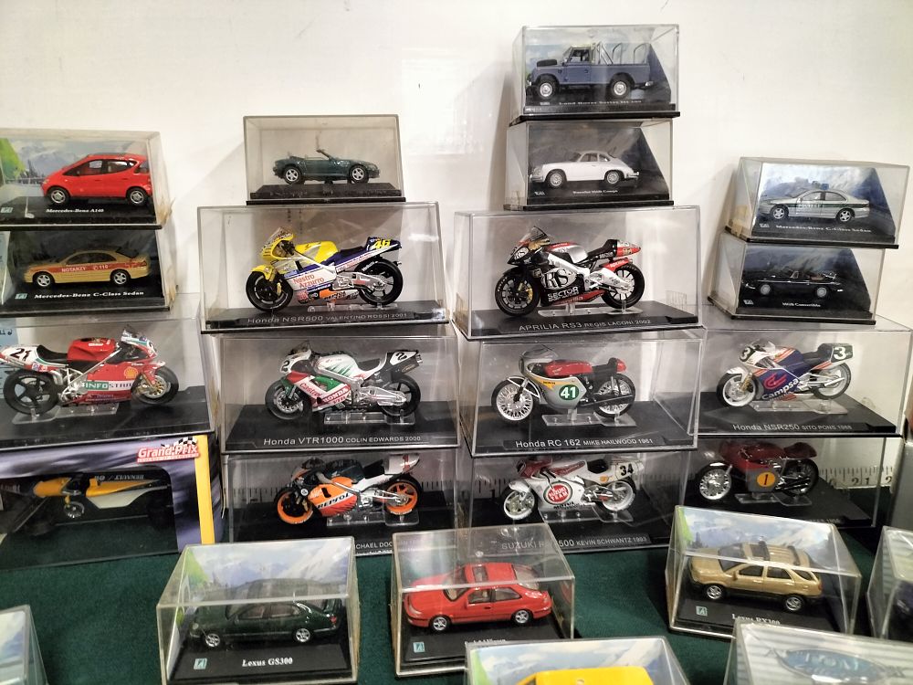 Lot 201 – Collection of Boxed Cars and Super bikes