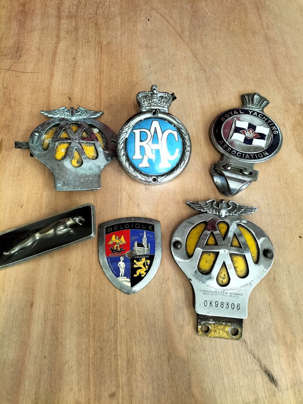 Lot 156 – A Collection of Vintage Motoring and Association Grille Badges and Mascots
