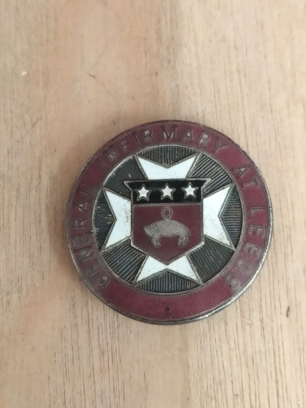Lot 173 – UK Leeds General Infirmary Hallmarked Silver and Enamel Nursing Badge, 1949-1952