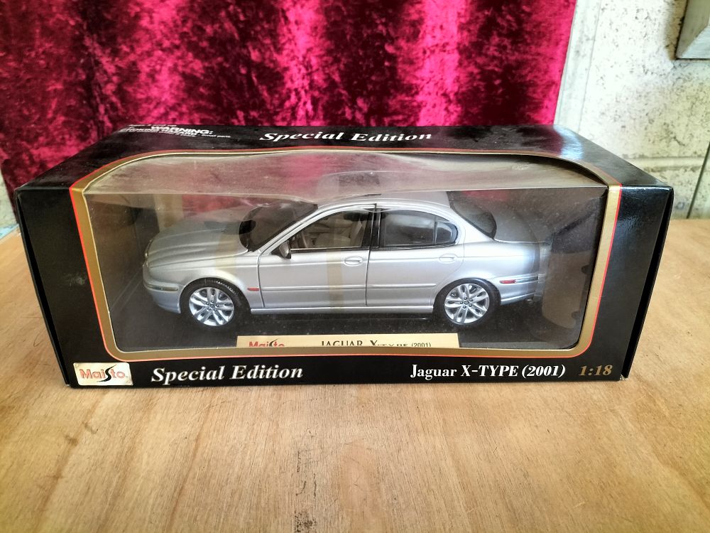 Lot 187 – Maisto Special Edition 1:18 Scale 2001 Jaguar X-Type