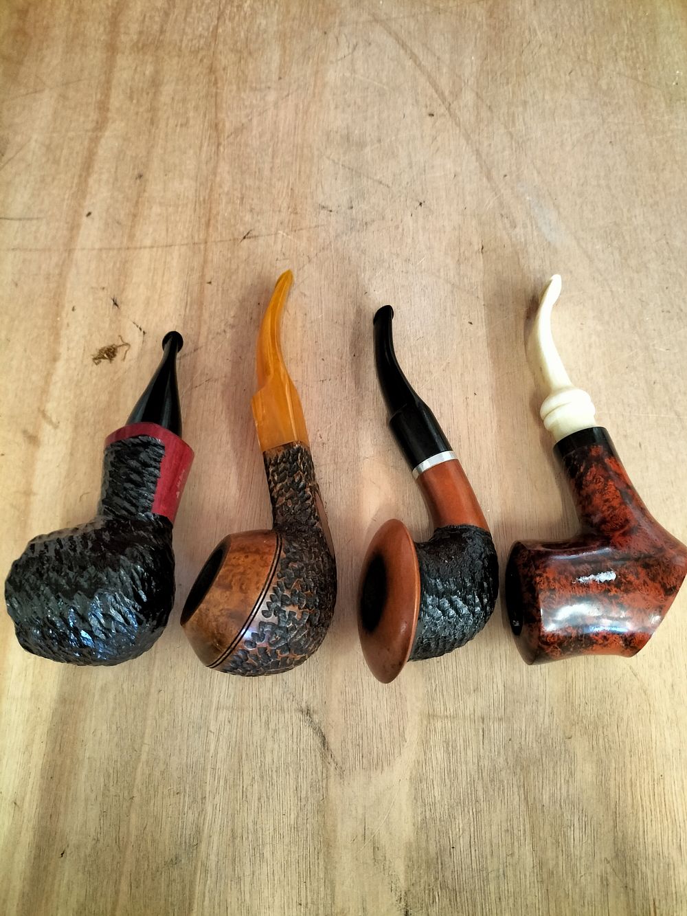 Lot 192 – A Collection of Estate Briar Smoking Pipes