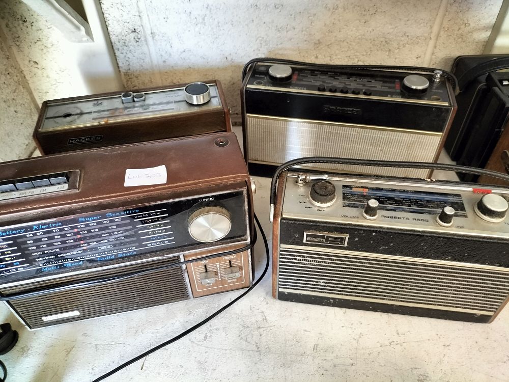 Lot 203 – A Collection of Roberts, Hacker, and Vanguard Vintage Portable Transistor Radios