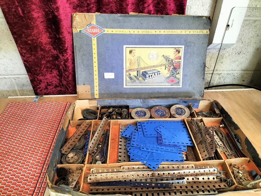 Lot 205 – Walther and Co. Stabil No. 51 Construction Set