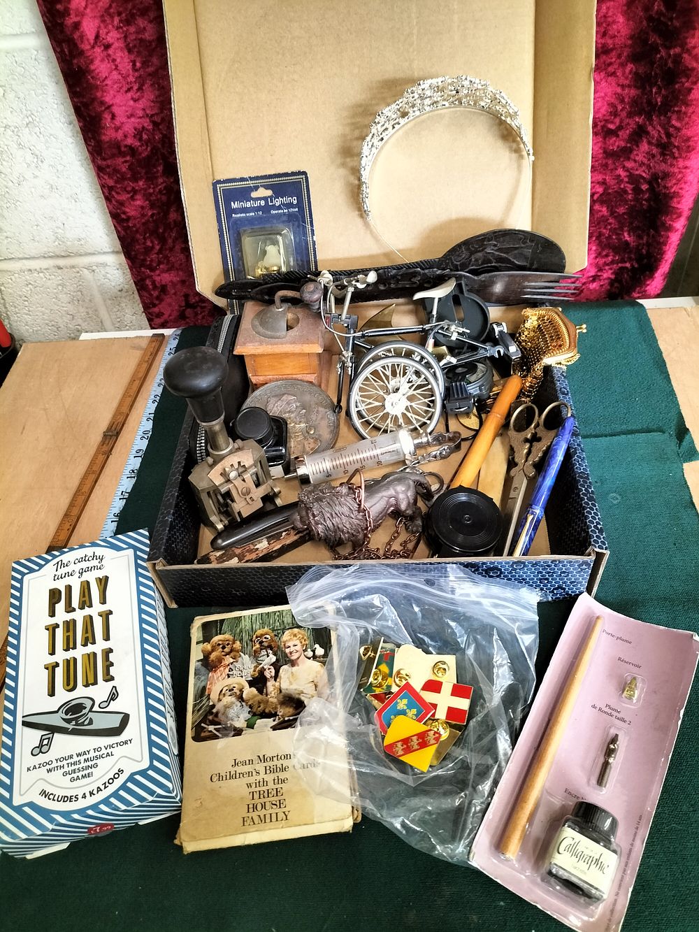 Lot 151 – An Assortment of Vintage and Modern Collectibles, Miniatures, Writing Implements, and Games