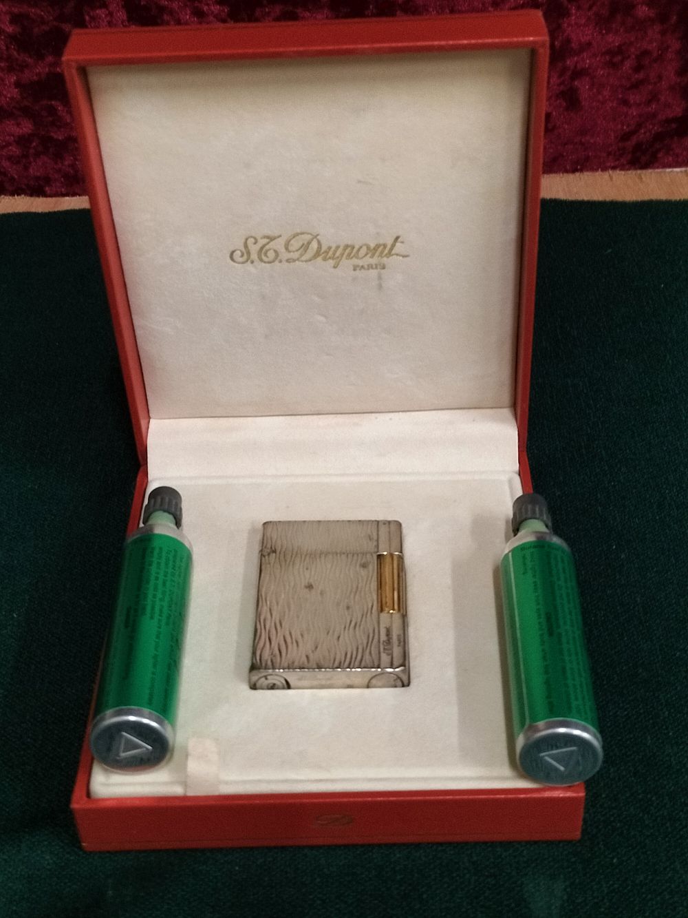 Lot 177 – S.T. Dupont Silver-Plated Pocket Lighter with Vertical Wavy Pattern and Presentation Case