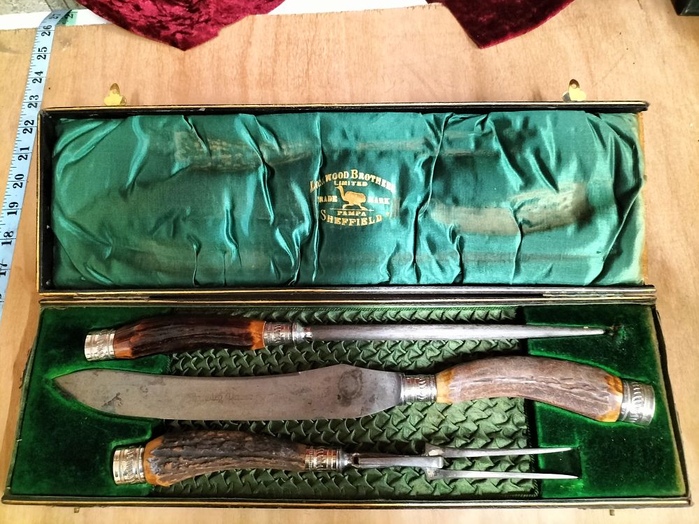 Lot 196 – A Lockwood Brothers Pampa Three Piece Stag Horn Handled Carving Set